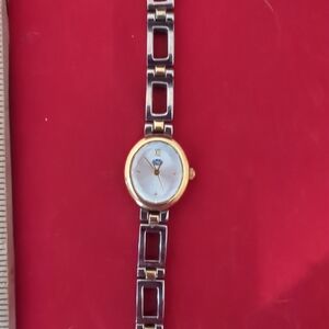 Creative Memories Gold and Black Women's Watch
